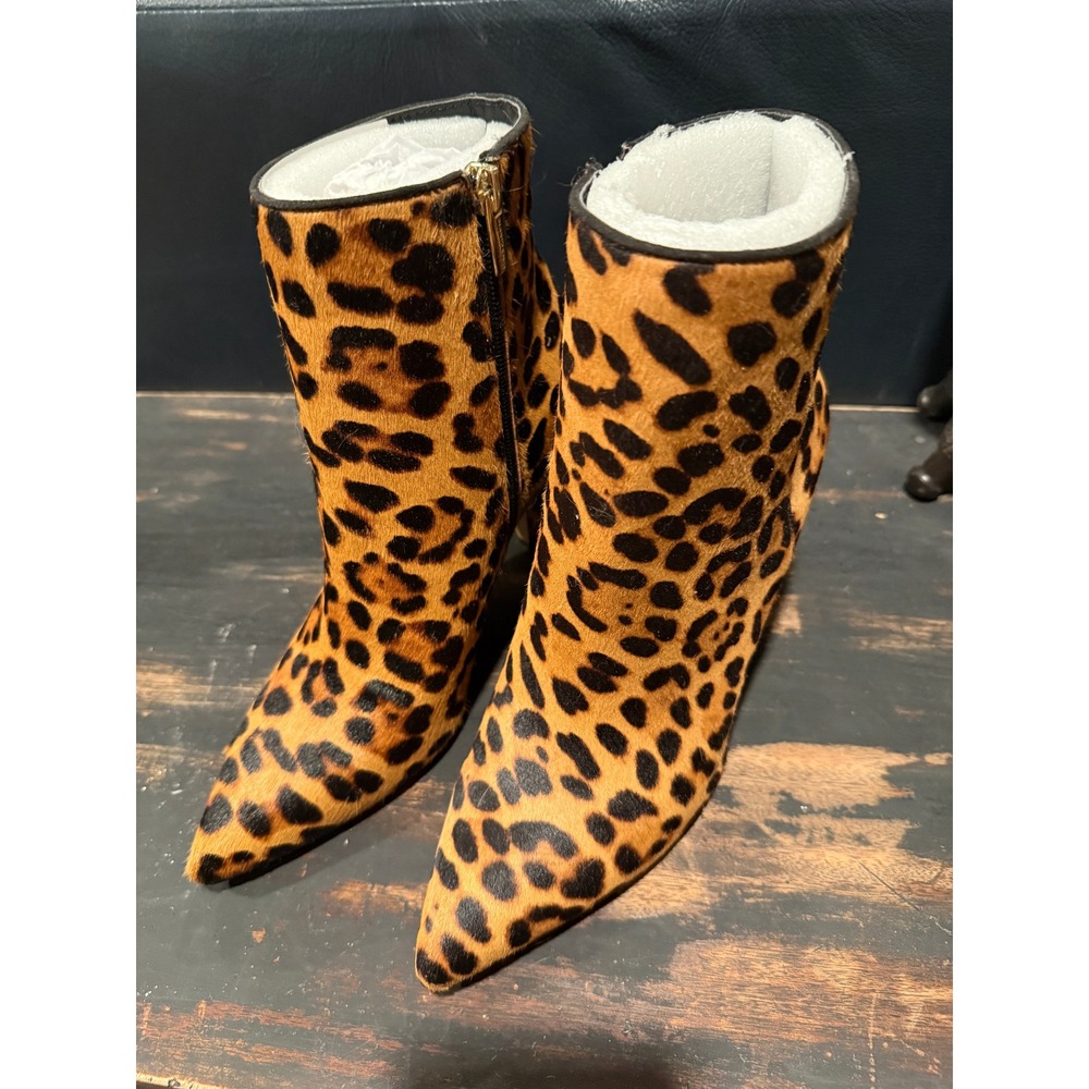 Vince Camuto Leopard Print Cow Hair Ankle Boots VP-NANDI2 Pointed Toe Stiletto 9 - Picture 2 of 11